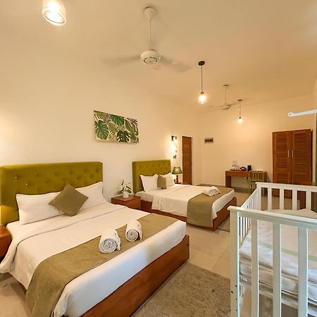 J Leaf Hotel By Blue Bird Negombo Exterior foto
