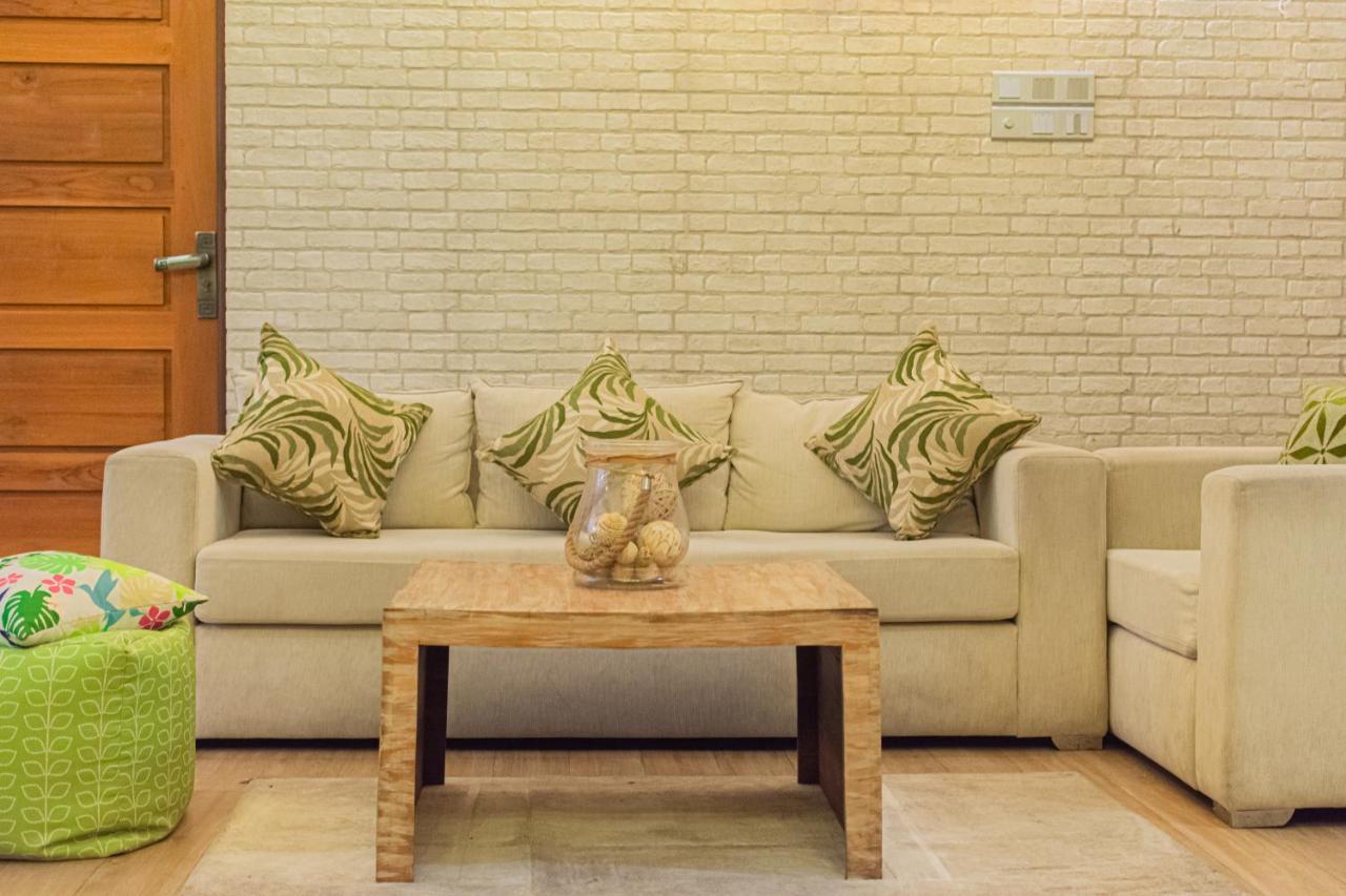 J Leaf Hotel By Blue Bird Negombo Exterior foto