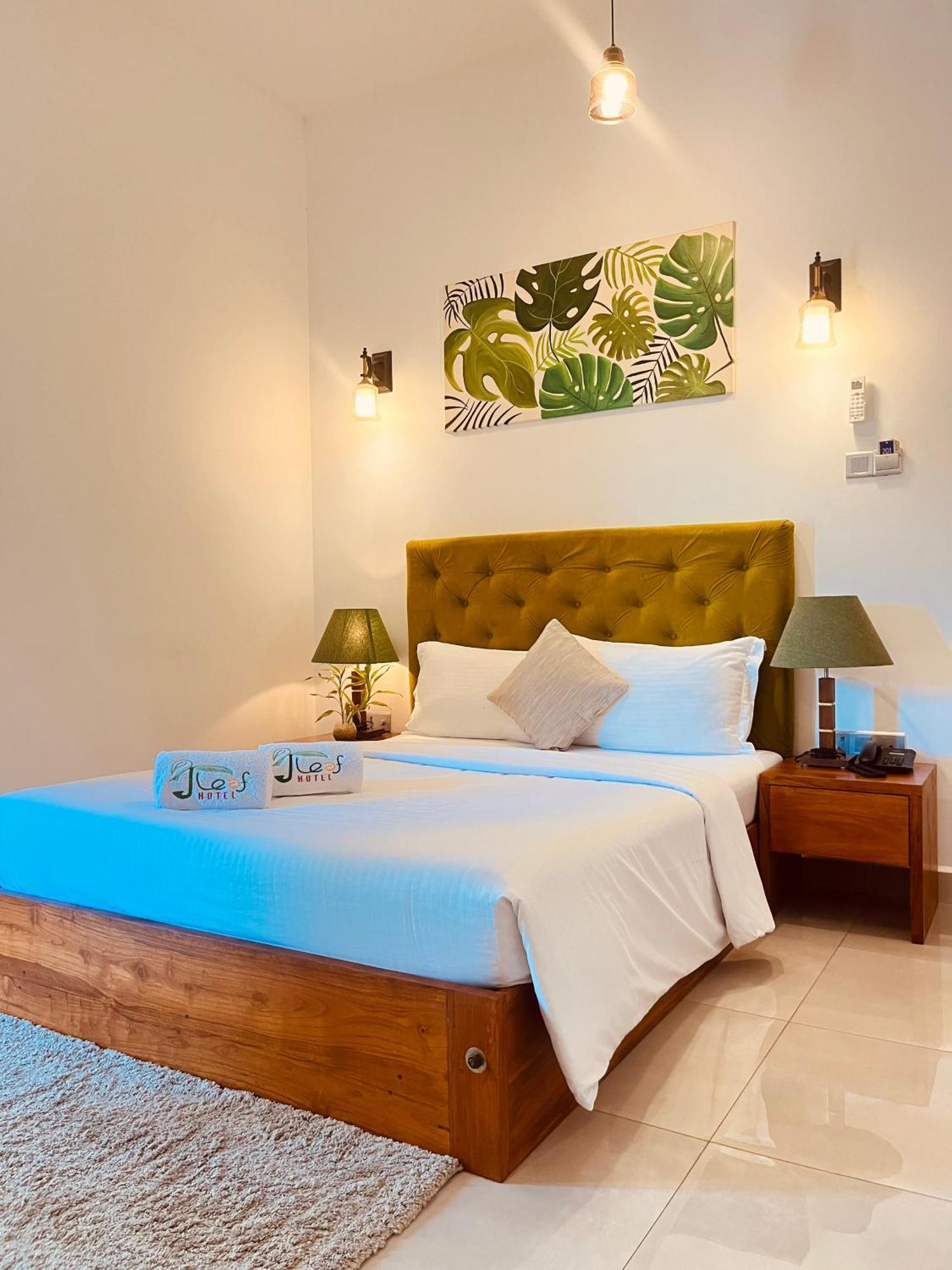J Leaf Hotel By Blue Bird Negombo Exterior foto
