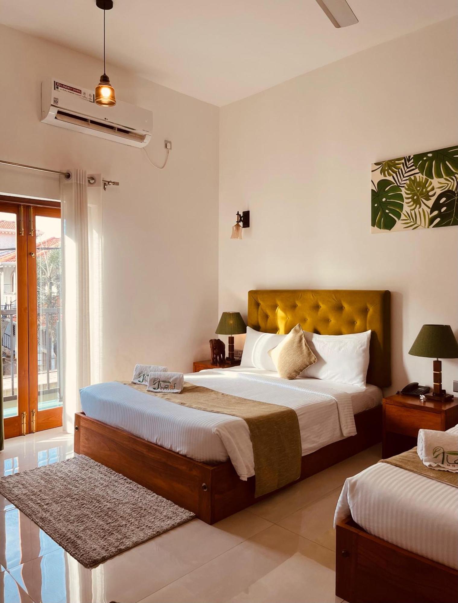J Leaf Hotel By Blue Bird Negombo Exterior foto
