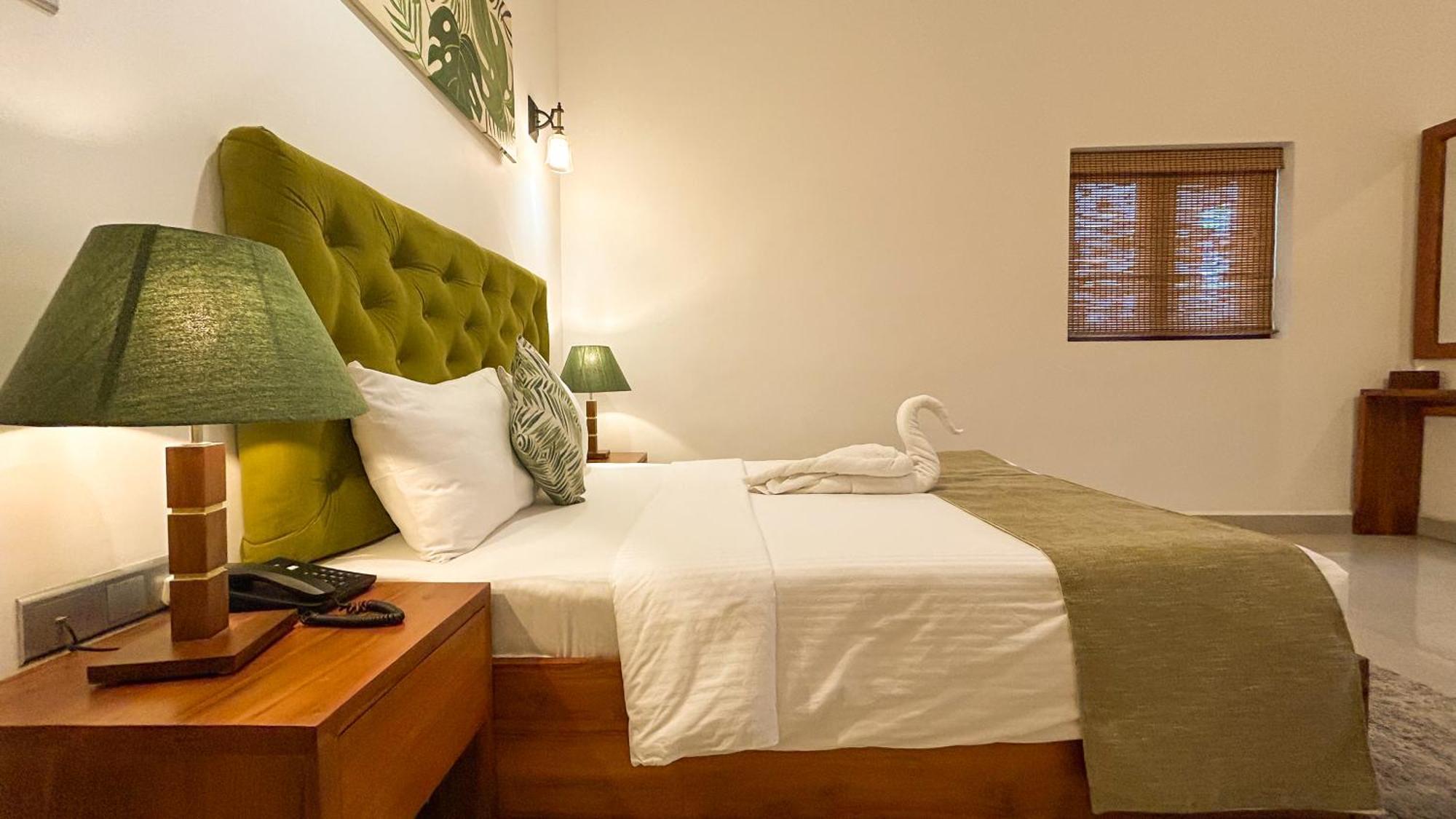 J Leaf Hotel By Blue Bird Negombo Exterior foto