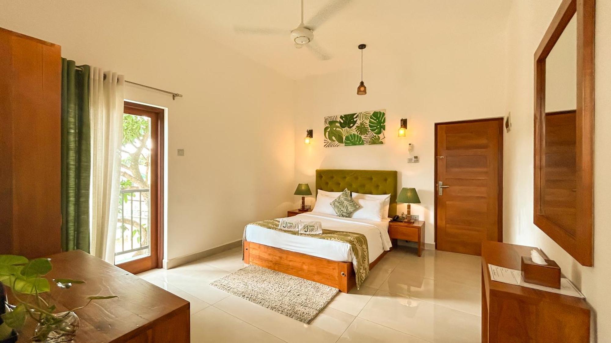 J Leaf Hotel By Blue Bird Negombo Exterior foto